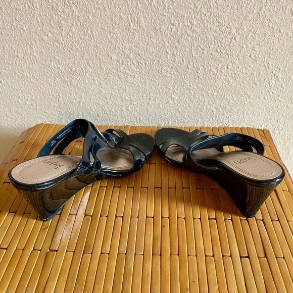 IMPO Patent Leather Mules with lovely silver accent! Size 6 1/2 M with 3" Heels - Picture 5 of 8